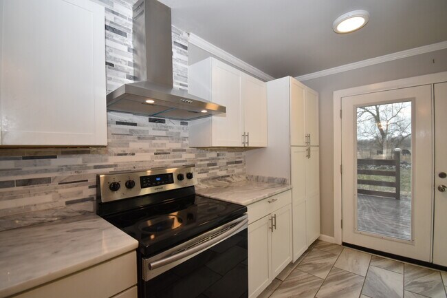Building Photo - 311 Clearbrook Dr