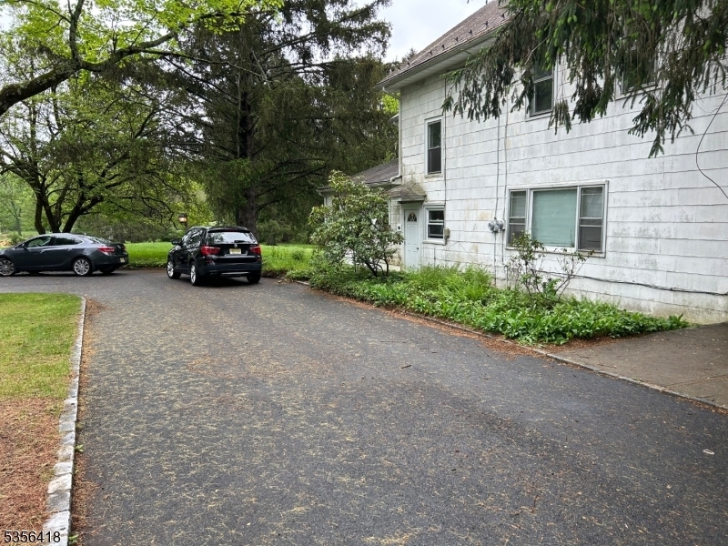 Primary Photo - 11 Mt Bethel Rd