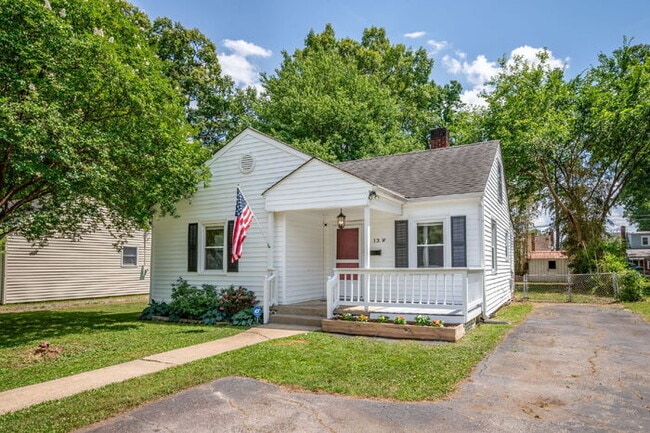 Building Photo - Charming 3-Bedroom, 1 Bath Home located in Sandston-$1750/Mo