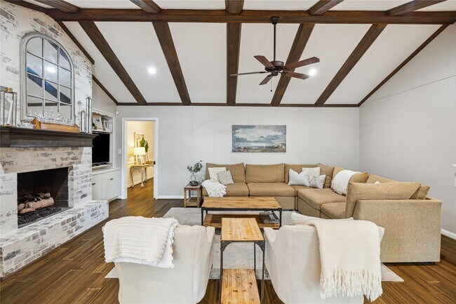 Foto del edificio - 10714 Piping Rock Ln