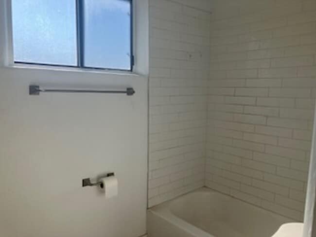 Building Photo - 3903 Thaxton Ave SE