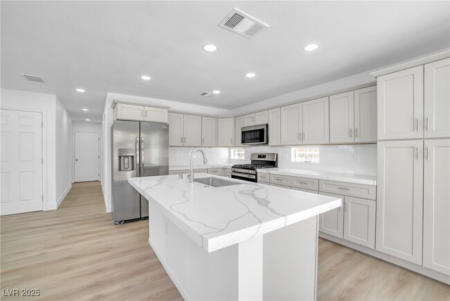 Building Photo - 5207 Silverheart Ave