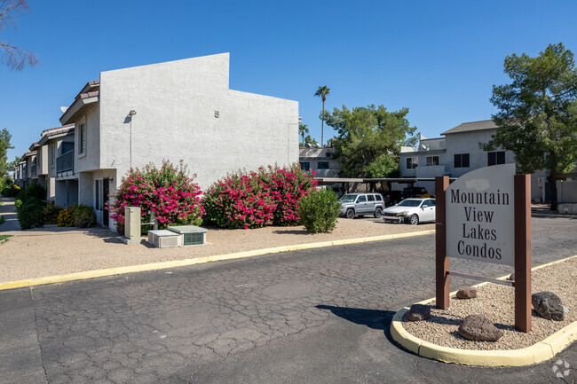 Monument Signage - Mountain View Lakes