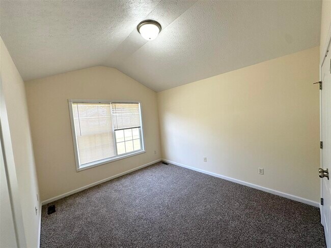 Foto del edificio - 3723 Woodbridge Ln