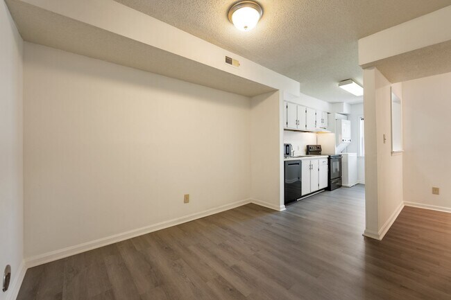 Foto del edificio - Updated 2BR/2.5BA in Fantastic Chapel Hill Location! Convenient to I-40!