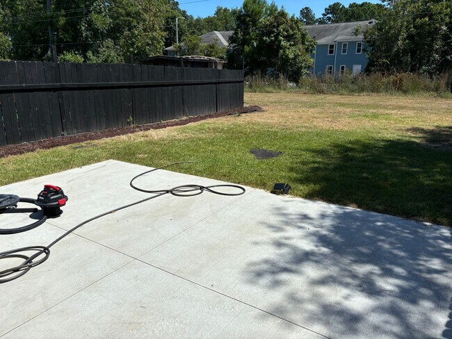 Foto del edificio - Newly Renovated 2 bed 1.5 bath close to th...