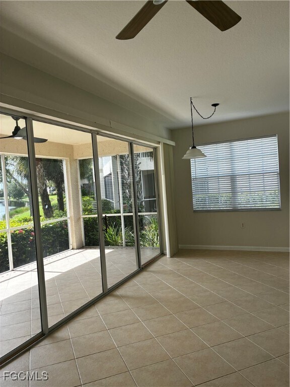 Foto del edificio - 16570 Crownsbury Way