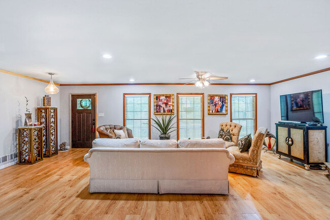 Foto del edificio - 4600 Lanark Dr SW