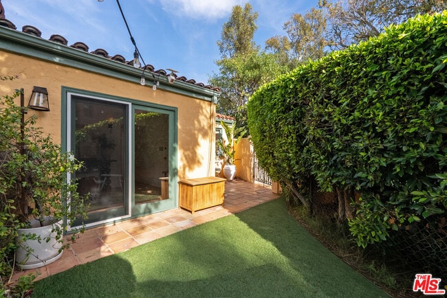 Building Photo - 7445 Palo Vista Dr