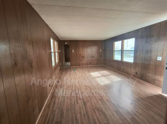 Foto del edificio - 731 Cactus Ln