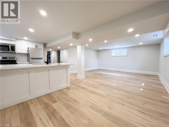 Photo du bâtiment - 447 E 13th St