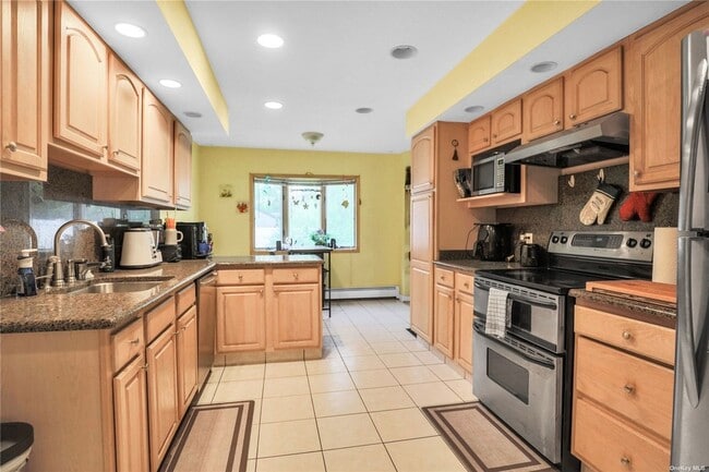 Building Photo - 2 Autumn Dr