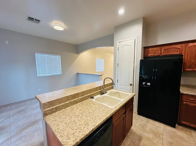 Foto del edificio - 1417 E Lupine Ave