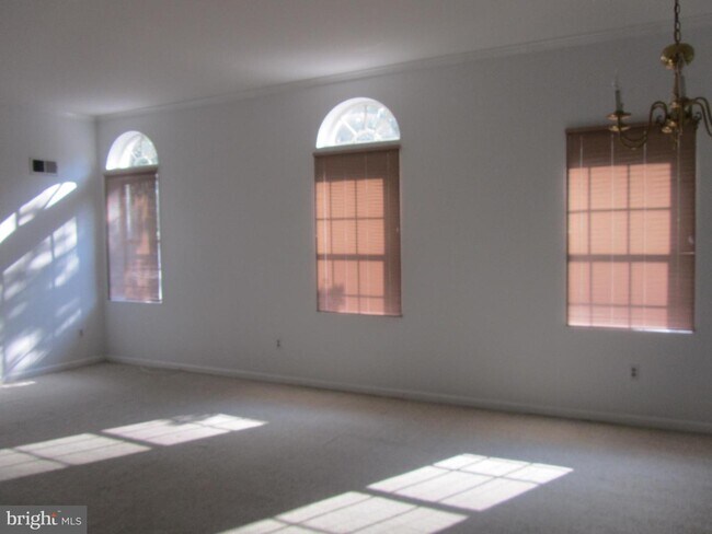 Foto del edificio - 1701 N Troy St