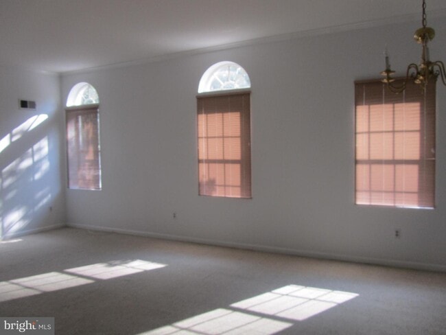 Building Photo - 1701 N Troy St