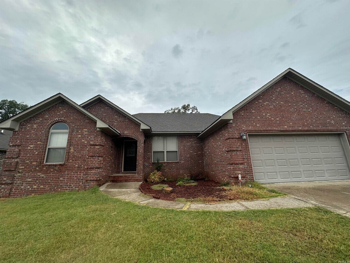 Primary Photo - 2121 Airborn Dr