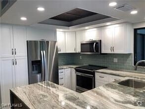 Building Photo - 5565 Trailwinds Dr