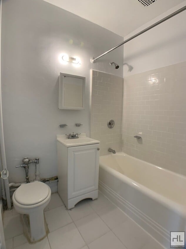 Building Photo - East 58TH ST