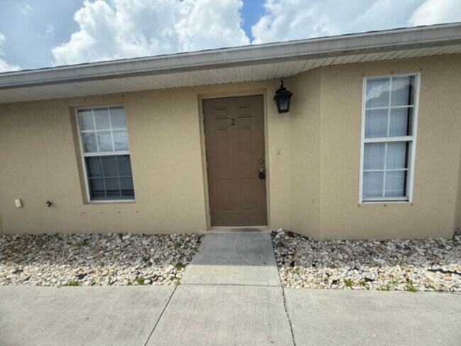 Foto del edificio - AVAILABLE NOW! l 2 Bed 2 Bath Located SE C...