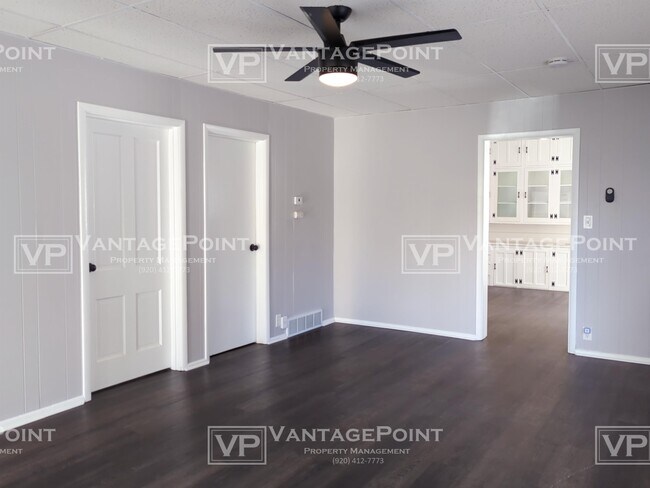 Foto del edificio - 213 E Green Bay St
