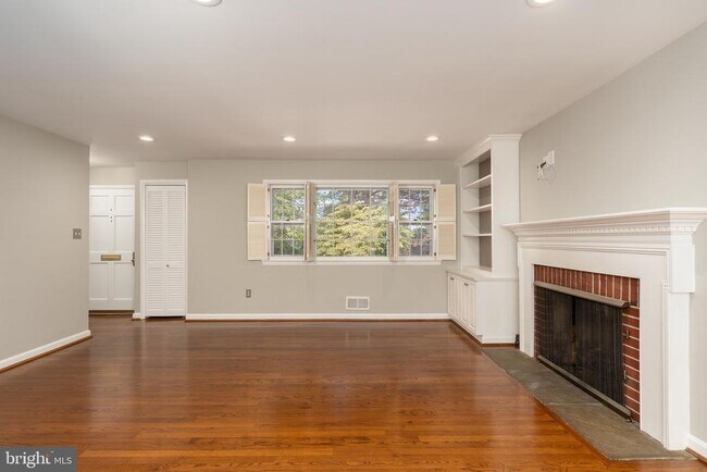 Foto del edificio - 5806 Conway Rd