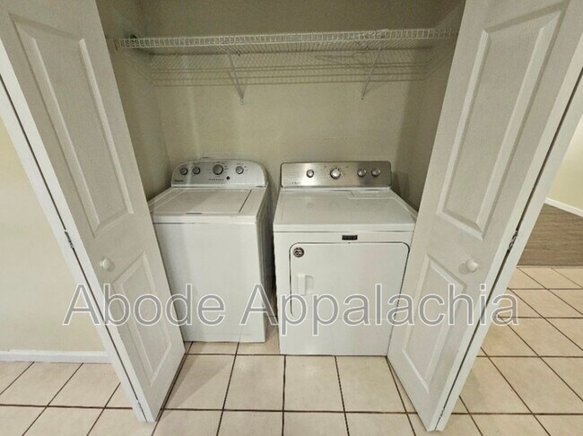 Foto del edificio - 269 Peach Orchard Dr