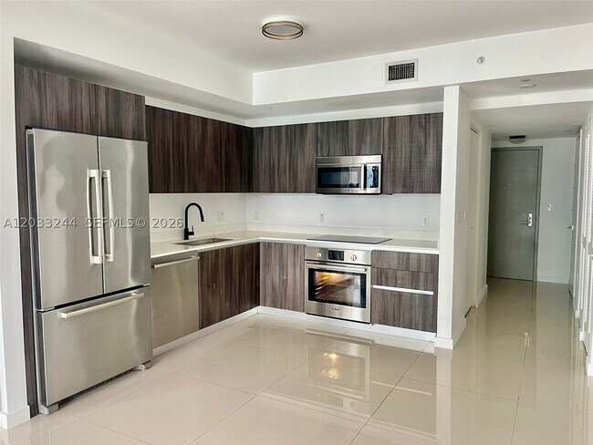 Foto del edificio - 488 NE 18th St