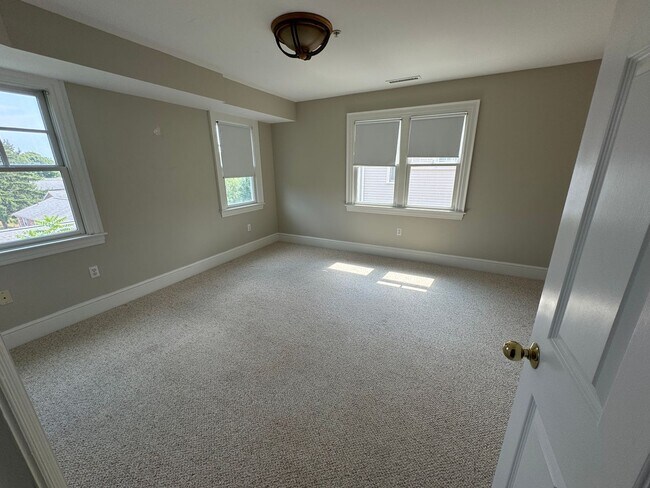 Building Photo - ***JUST REDUCED!!!*** - Marblehead Highlands Townhouse