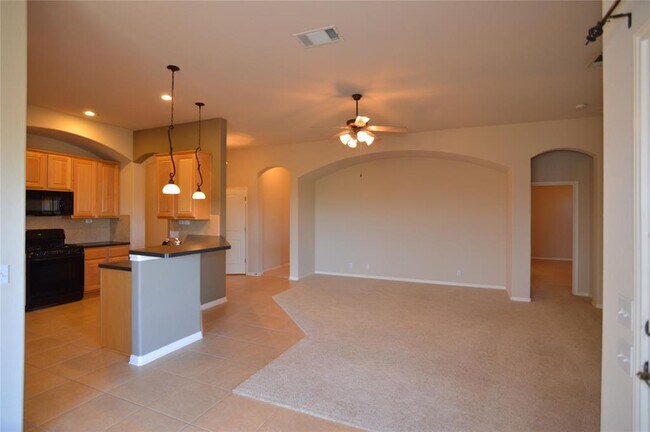 Building Photo - 310 Canterbury Dr