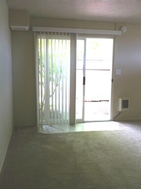 Foto del edificio - (690) Circle Court - 1 Bedroom / 1 Bathroom