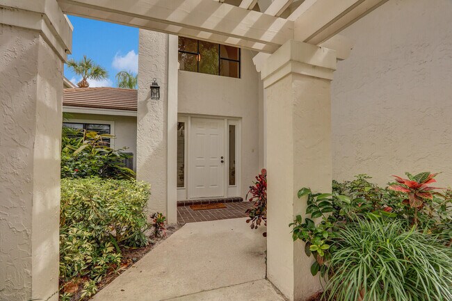 Building Photo - 16000 W Bay Dr