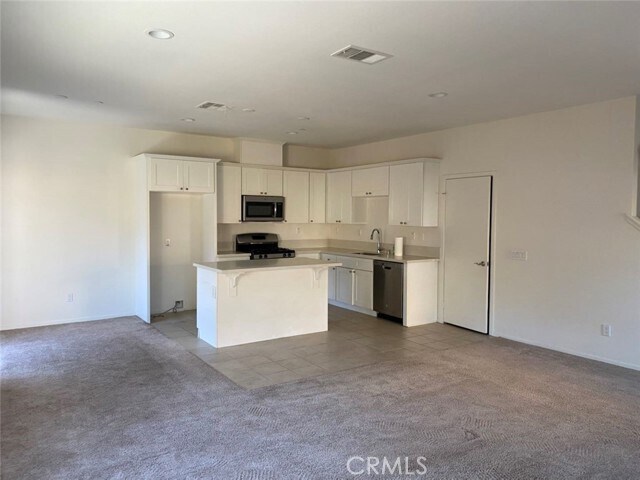 Building Photo - 15355 Lotus Cir