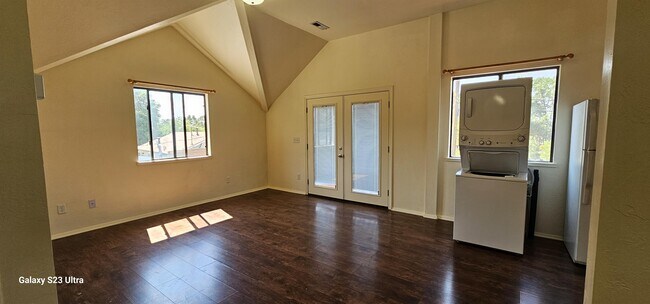 Foto del edificio - 2625 N Rose St