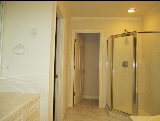 Foto del edificio - 3 Willow Tree Ct