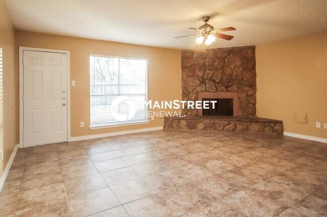 Foto del edificio - 3 Bedroom Pet-Friendly Home in Houston, TX...