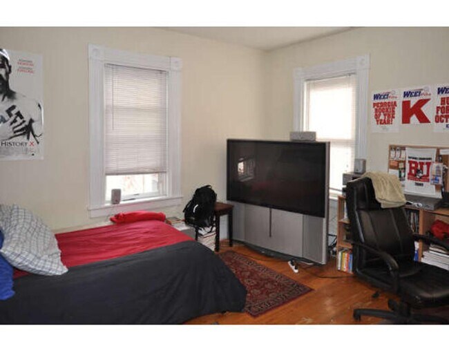 Photo - 6-7 bed Allston - BU House