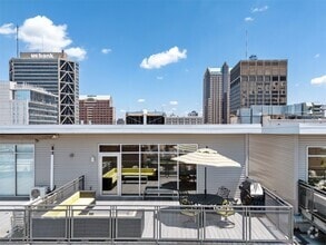 Building Photo - 915 Olive St