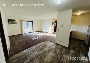 Building Photo - 307 11th Ave NW