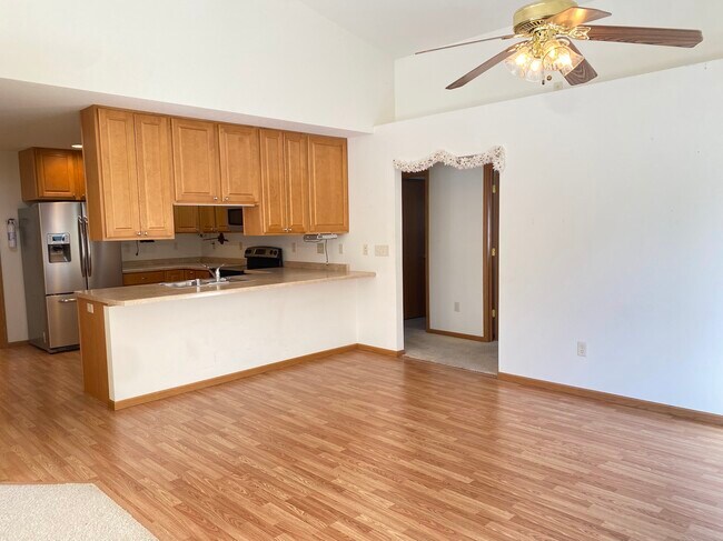 Foto del edificio - 303 Crestwood Ln