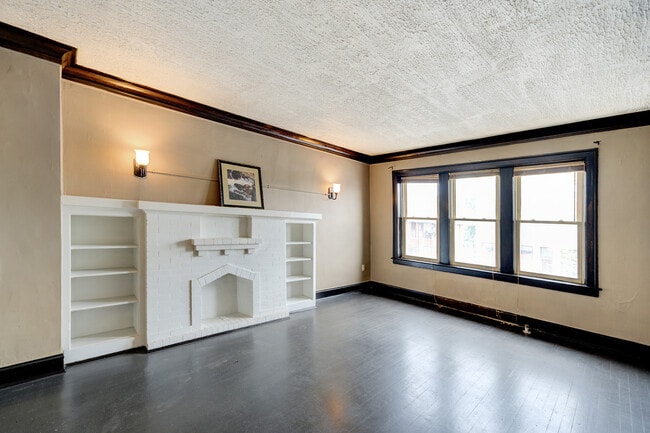 Building Photo - 1514 W 87th St
