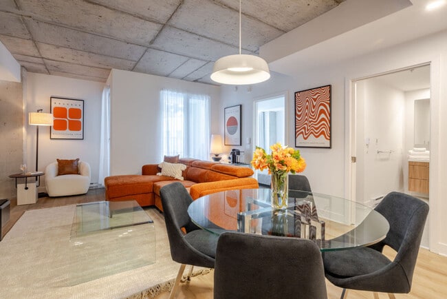 Photo du bâtiment - 450 Rue Saint-François-Xavier-SI ID1602002P