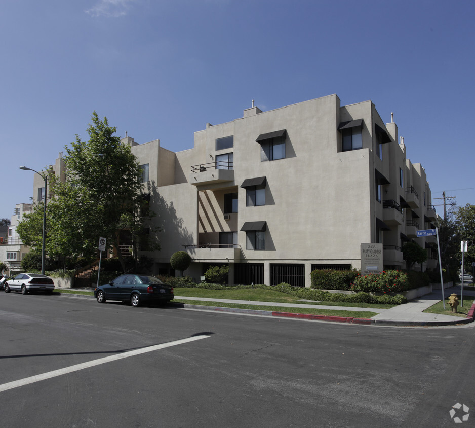 Primary Photo - Barry Gardens Plaza Apartments