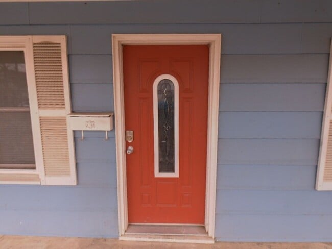 Foto del edificio - 310 E Market St