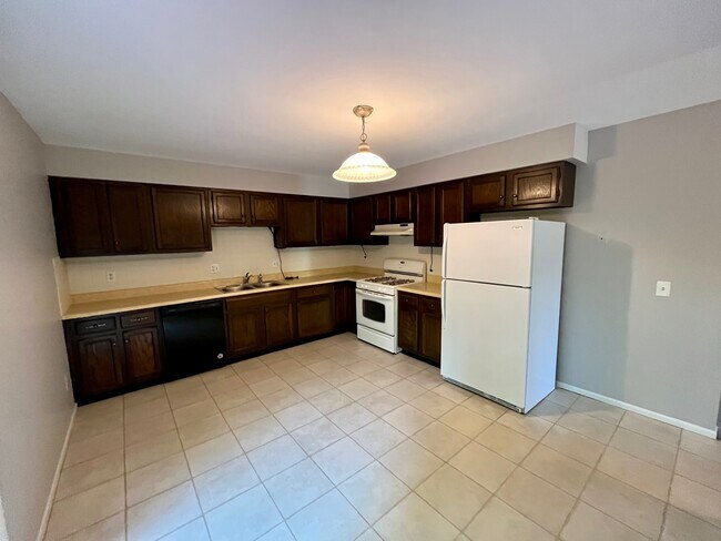 Building Photo - 217 Eisenhower Dr