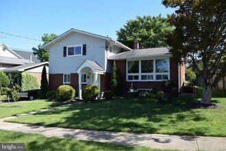 Building Photo - 5316 Bangor Dr