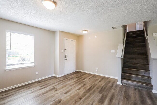 Foto del edificio - 2836 Everbloom Pl