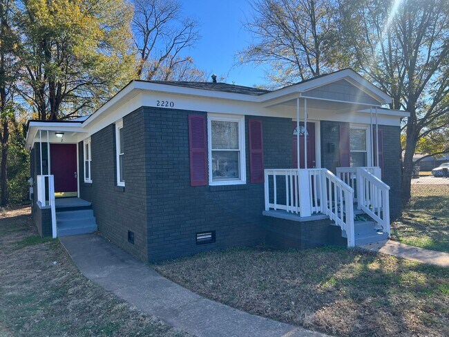 Photo - Custer2220 Apartment