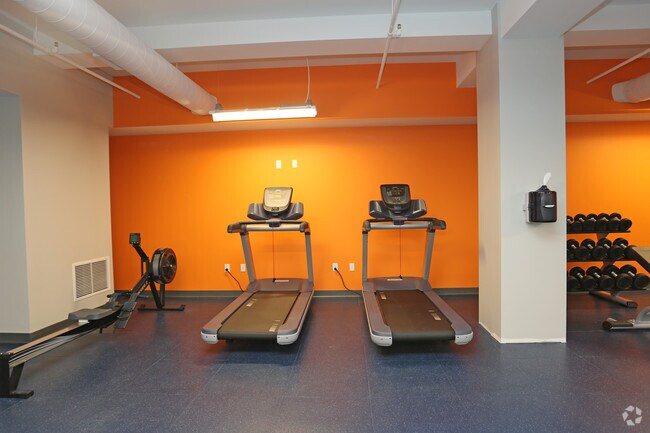 Gimnasio - State Tower