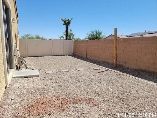 Foto del edificio - 3 BED, 2 BATH NORTH LAS VEGAS SINGLE-STORY...