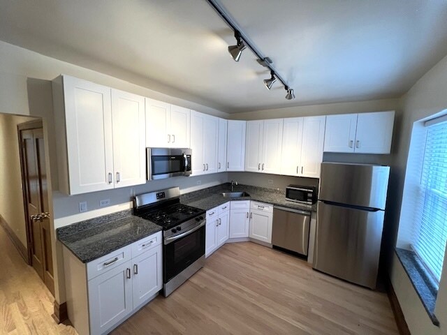 Foto principal - 4903 N Whipple St